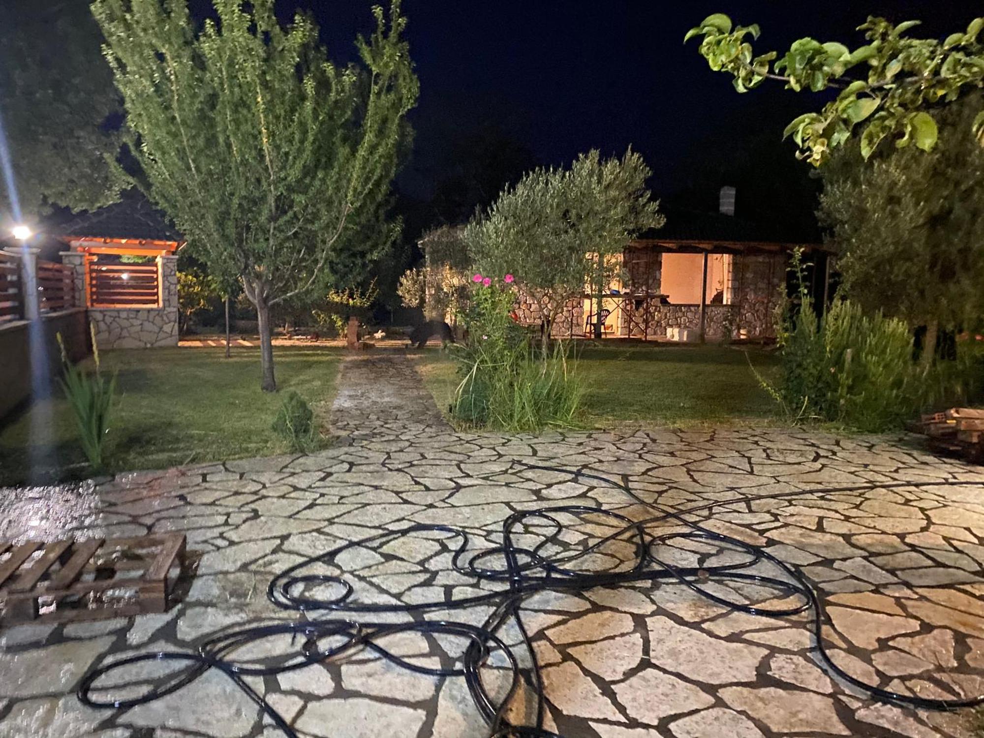 Το Πετρινο Σπιτι Του Καστρη! Με Θεα Τα Μετεωρα Villa Kalampáka Luaran gambar